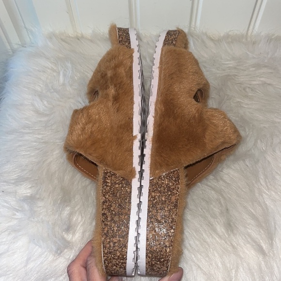OLIVIA Miller Womens Stephy Furry Casual Slide Sandals teddy bear Tan size 9 - Picture 7 of 13